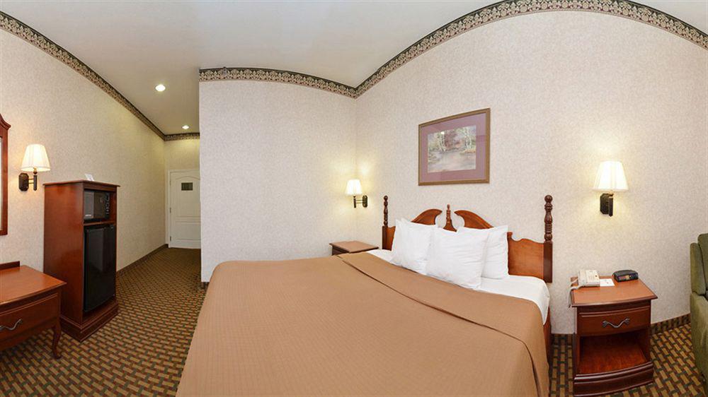 Best Western Bradbury Inn & Suites Perry Exterior photo